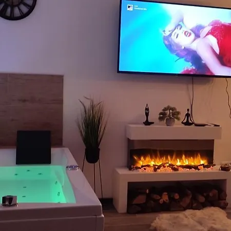 Vucica With Jacuzzi شقة بيلاسنيكا
